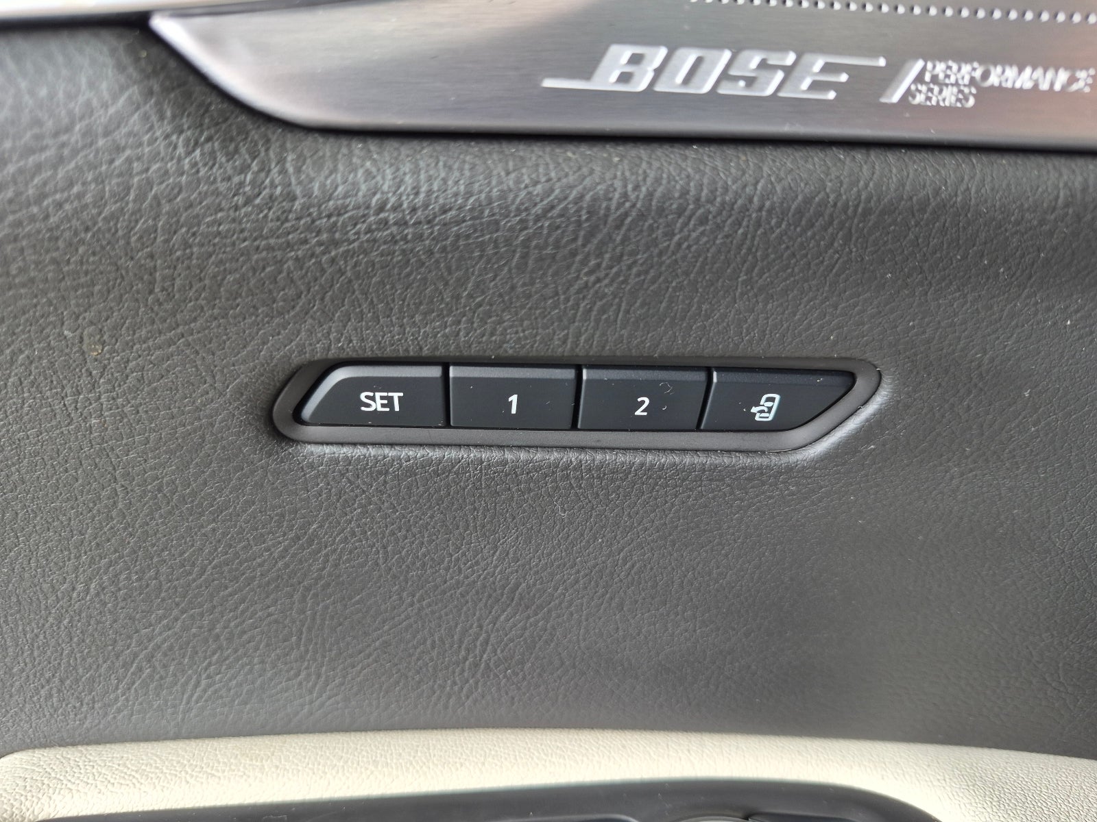 2025 Cadillac XT6 Sport