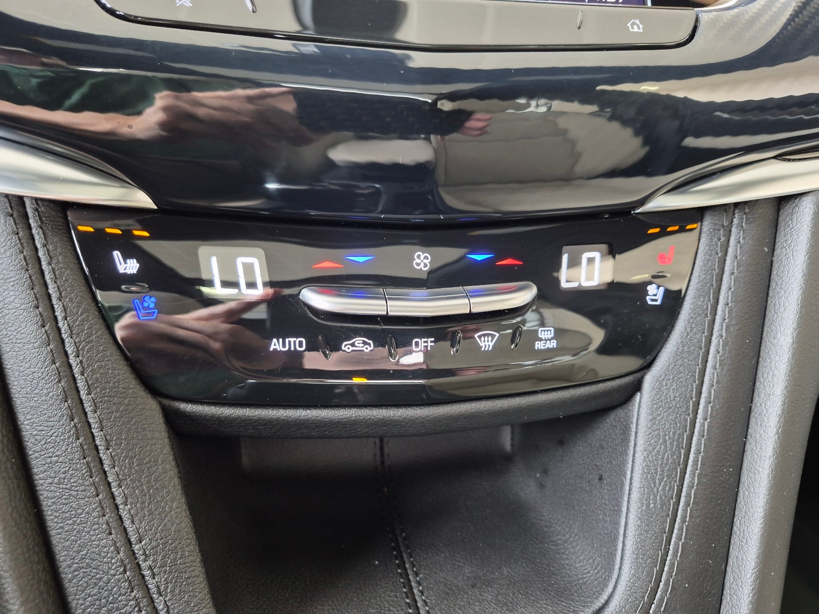 2025 Cadillac XT6 Sport