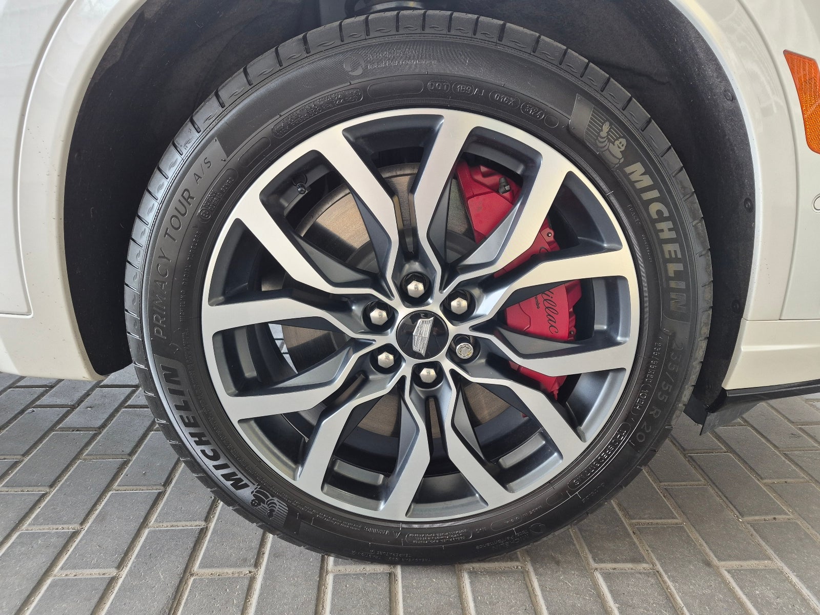 2025 Cadillac XT6 Sport