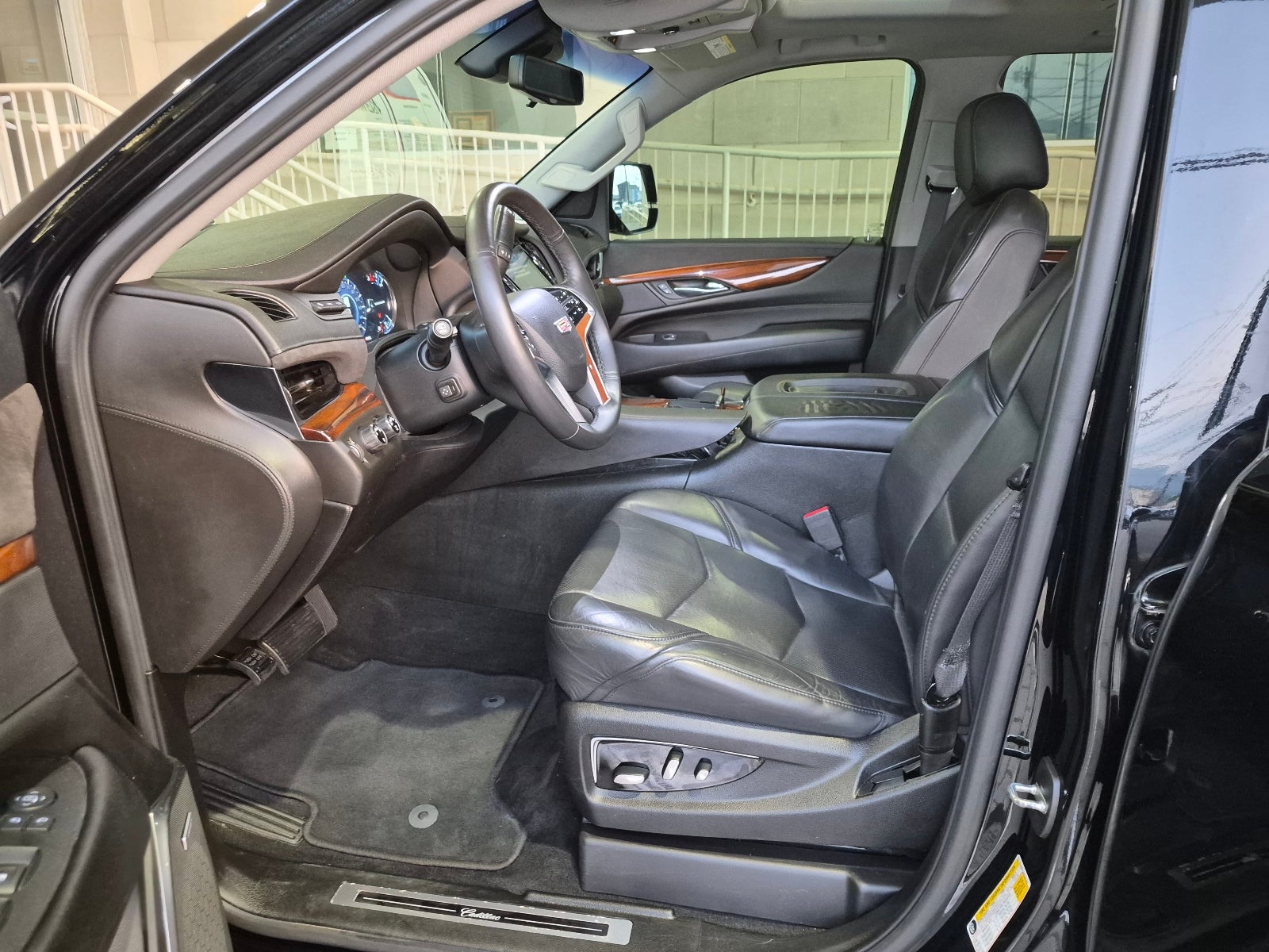 2017 Cadillac Escalade Luxury