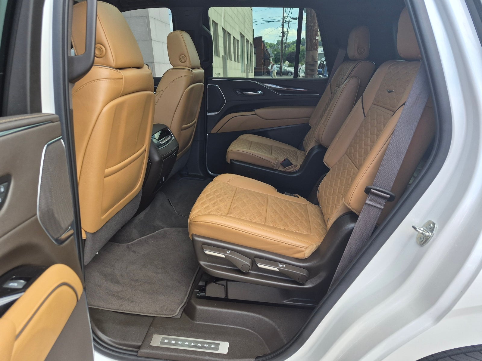 2022 Cadillac Escalade Premium Luxury