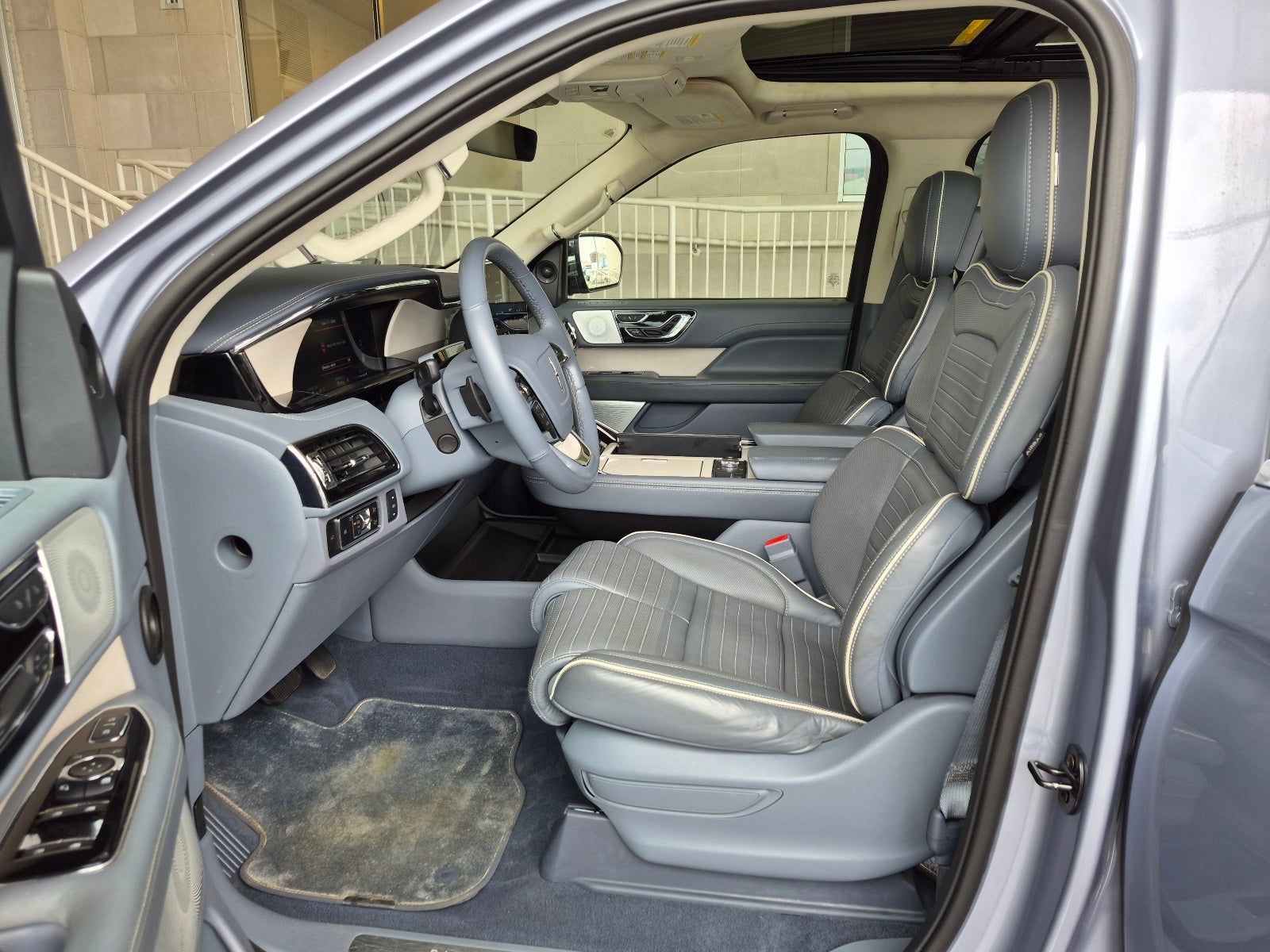 2023 Lincoln Navigator Black Label