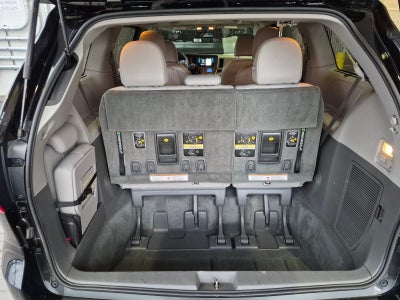 2017 Toyota Sienna XLE Auto Access Seat