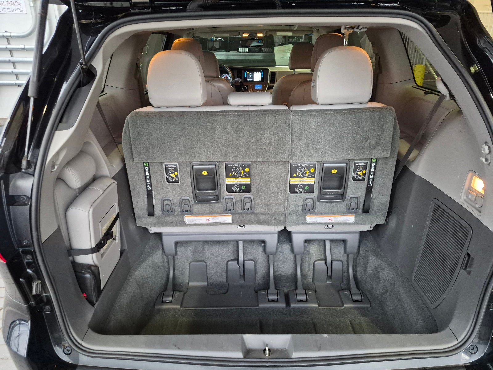 2017 Toyota Sienna XLE Auto Access Seat