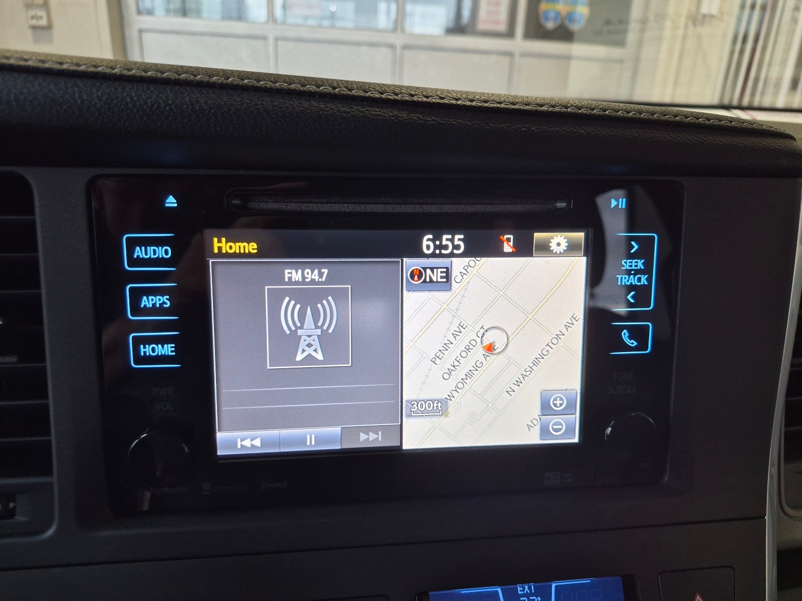 2017 Toyota Sienna XLE Auto Access Seat