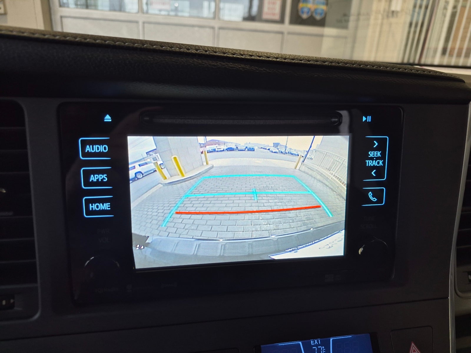 2017 Toyota Sienna XLE Auto Access Seat