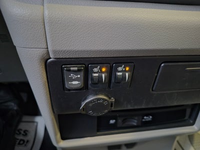 2017 Toyota Sienna XLE Auto Access Seat
