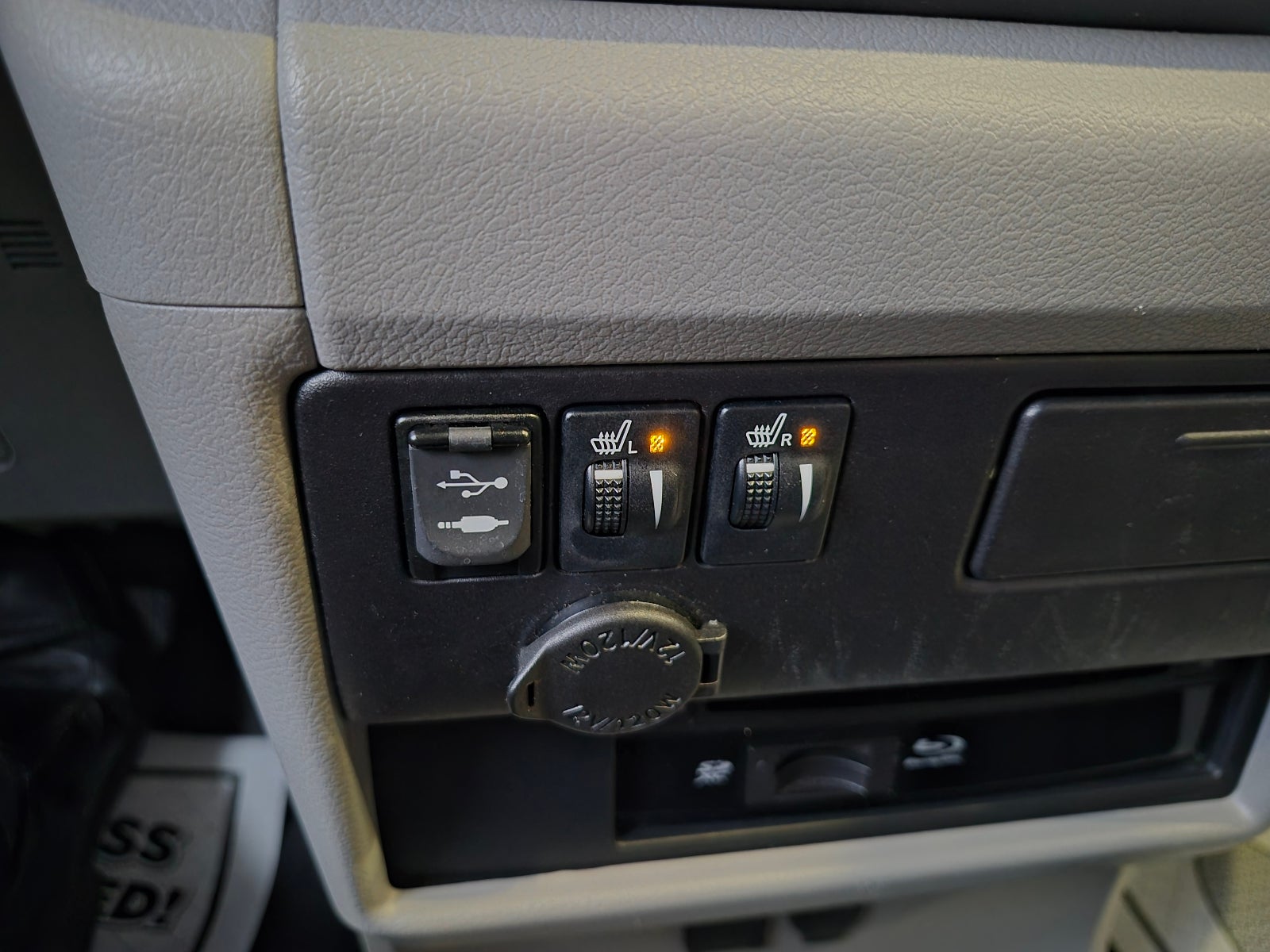 2017 Toyota Sienna XLE Auto Access Seat