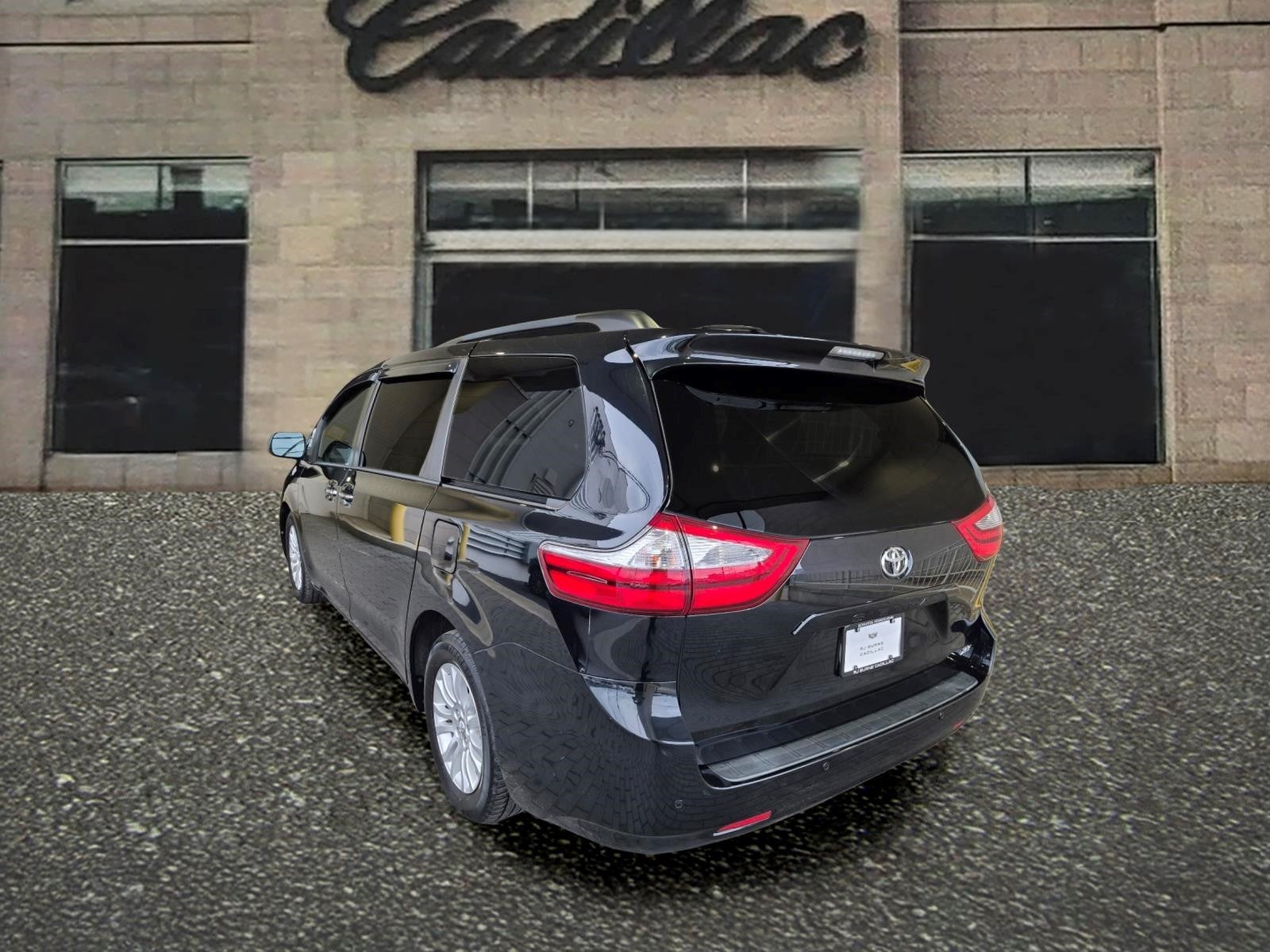 2017 Toyota Sienna XLE Auto Access Seat